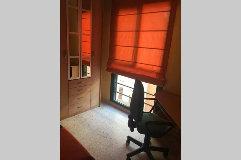 Confortable-Tranquilo Apartamento Junto Al Centro Malaga Bagian luar foto