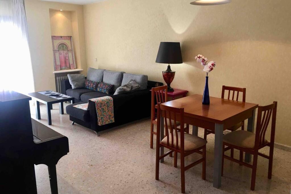 Confortable-Tranquilo Apartamento Junto Al Centro Malaga Bagian luar foto
