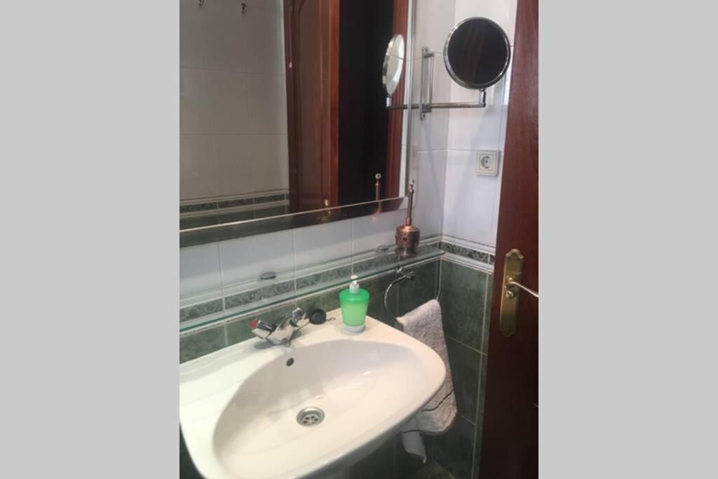 Confortable-Tranquilo Apartamento Junto Al Centro Malaga Bagian luar foto